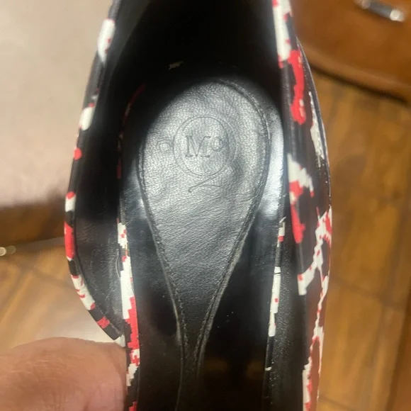 Alexander McQueen Tricolor Pixel Print Leather Lex D" Orsay Pumps - Picture 8 of 15